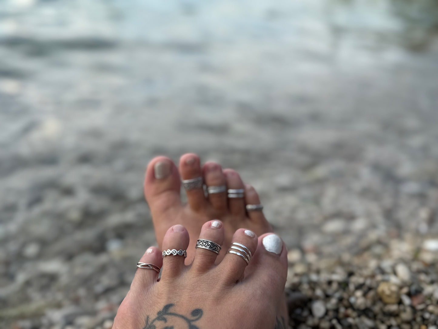Toe ring with silver spirals 