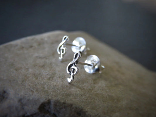 small angel wing stud earrings made of silver 