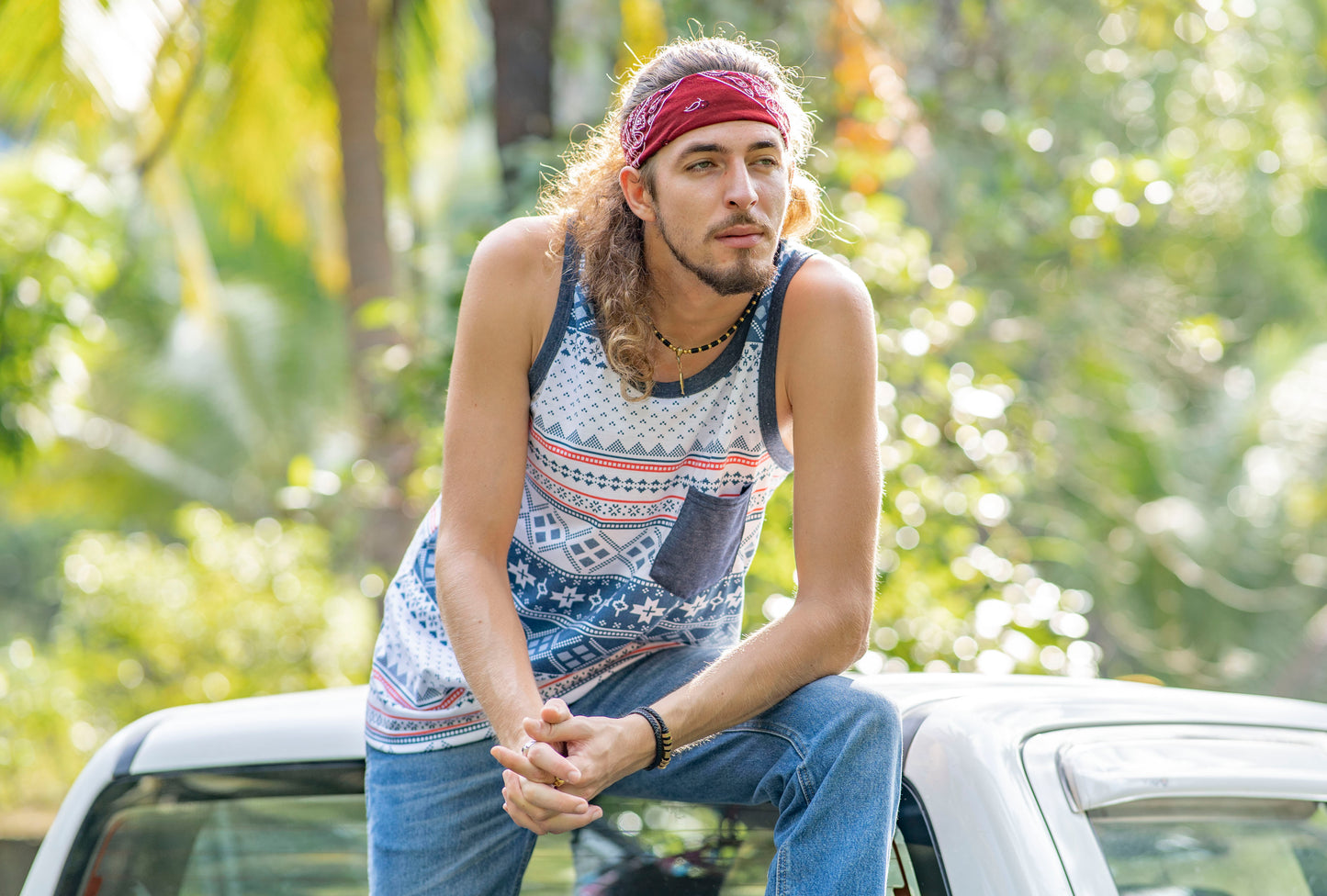 Patterned tank top with chest pocket for men in a casual look