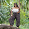 PLUS SIZE Pluderhose mit Mandalamuster in schwarz