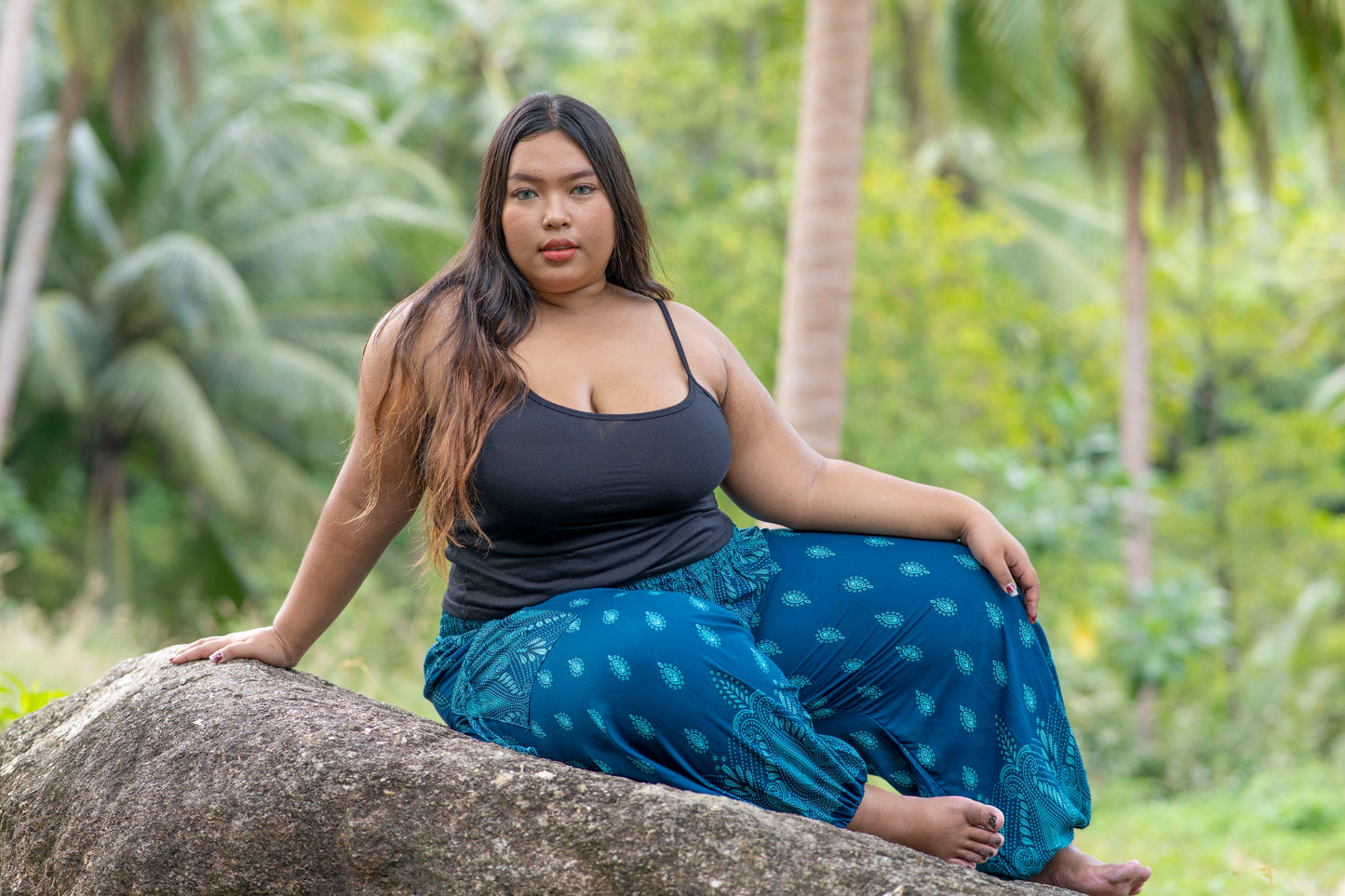 PLUS SIZE luftige gemusterte Pluderhose in türkis mit Taschen