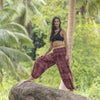 luftige Pluderhose mit filigranem Muster in rot