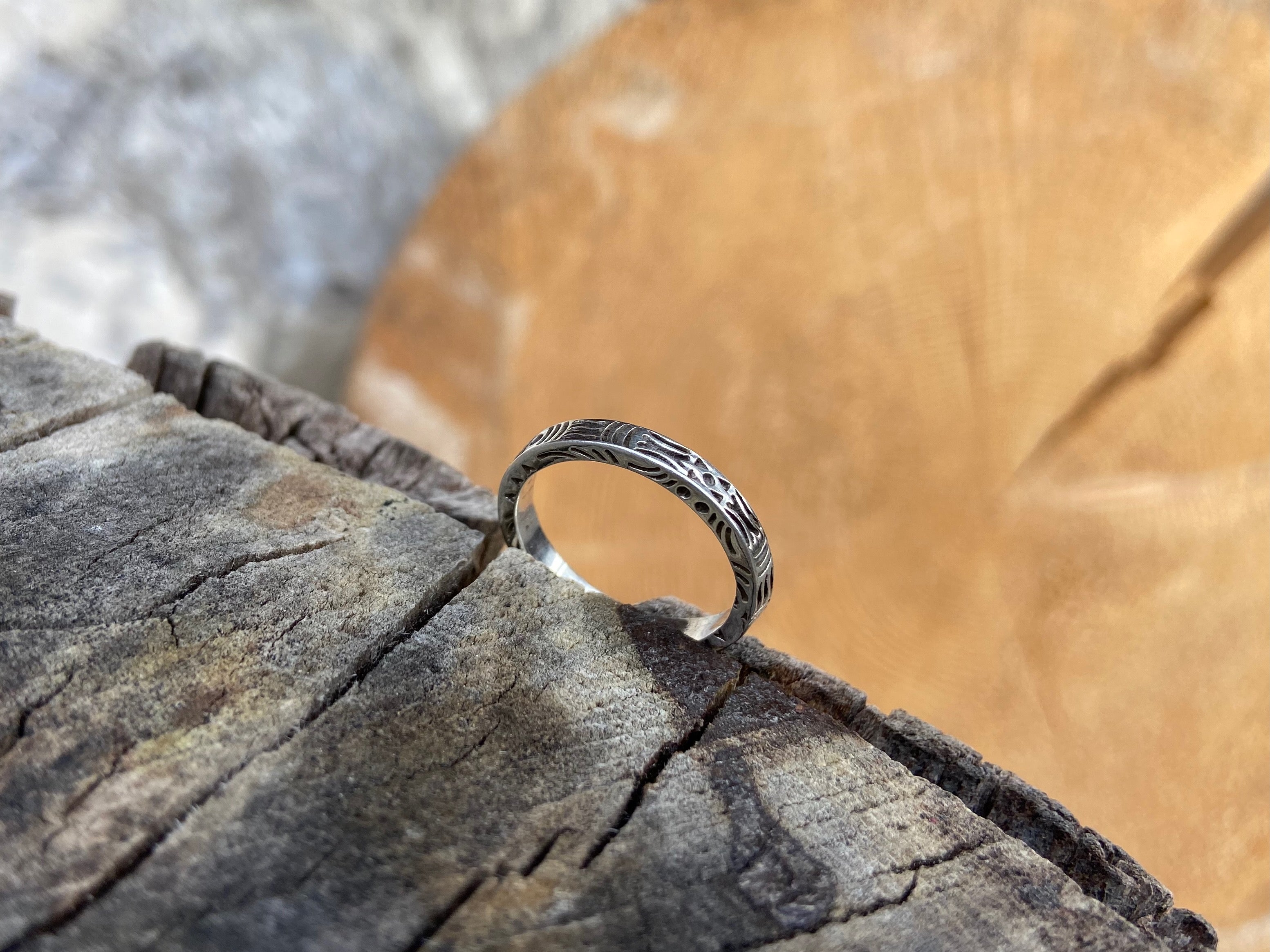 gemusterter massiver Ring aus Silber
