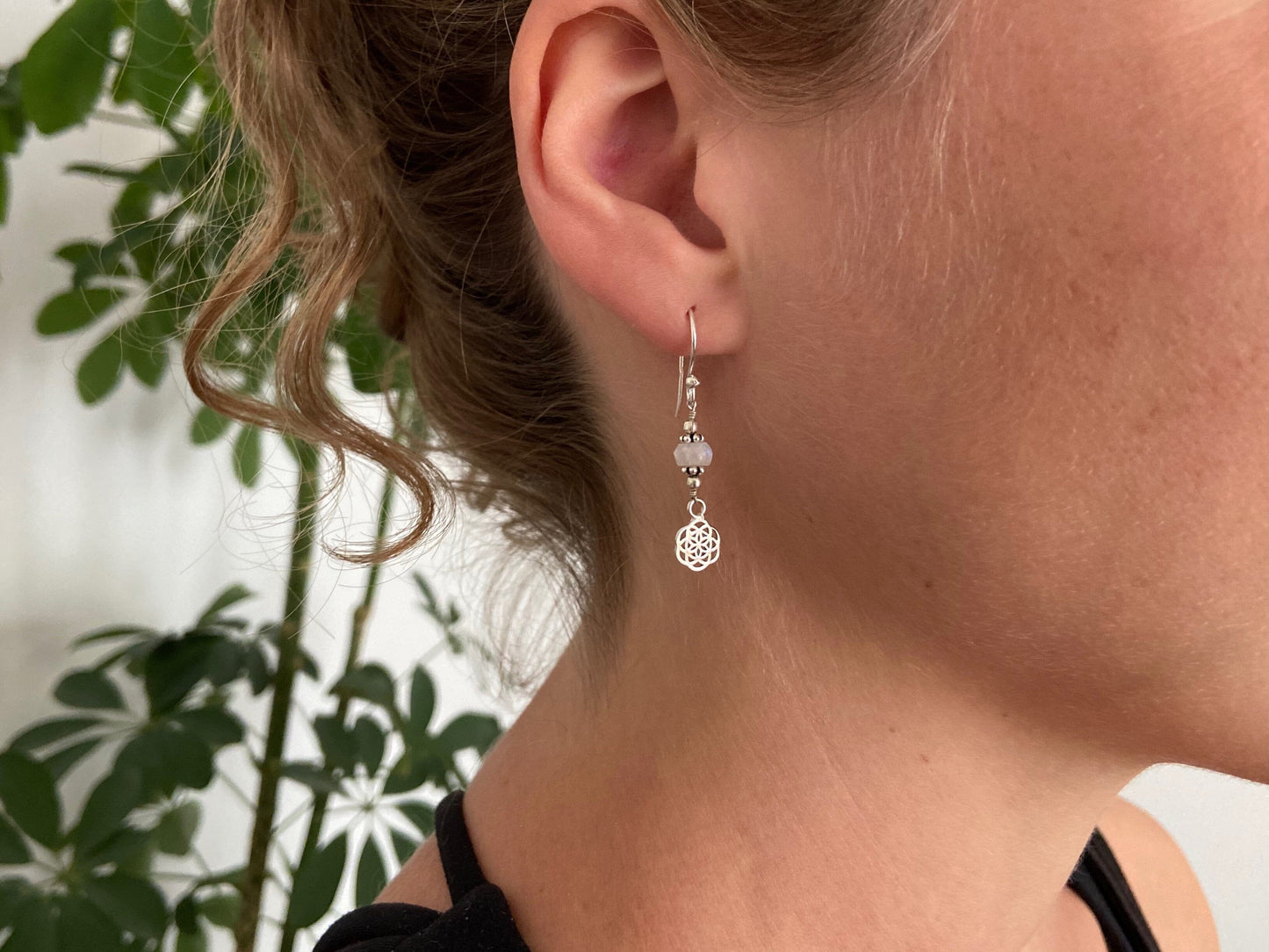 filigree earrings with the seed of life motif with a stone made of silver 