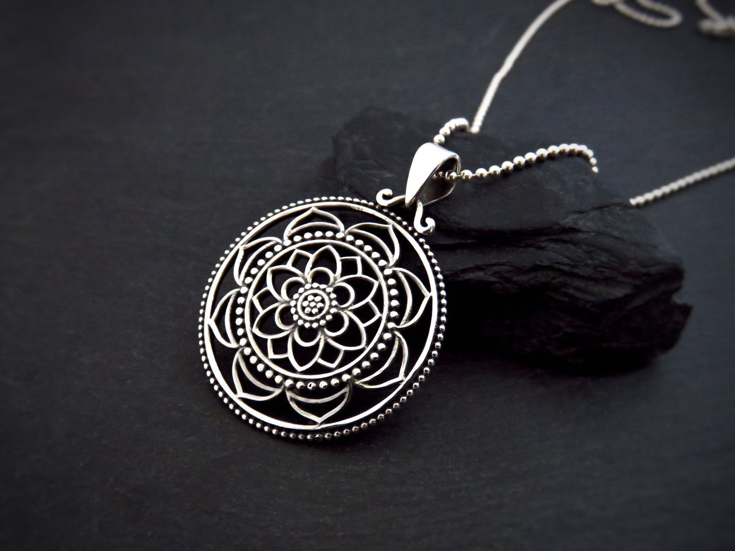 floral mandala pendant made of silver 