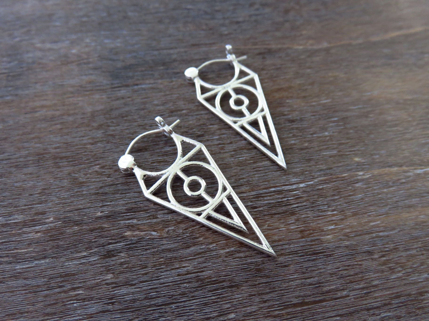 geometrische Ohrringe Dreieck aus Silber