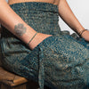 luftige Pluderhose mit floralem Muster in türkis mit Taschen