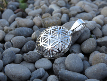 Medallion pendant flower of life made of silver 