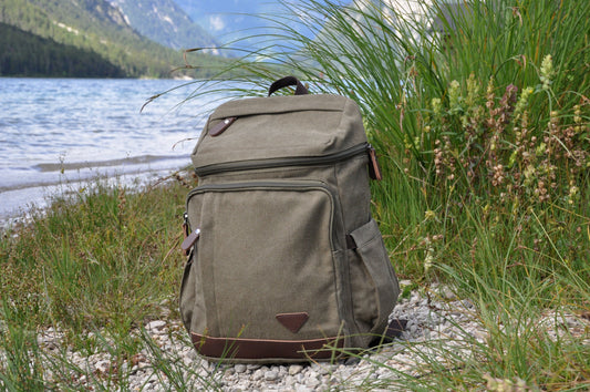 Canvas backpack in green 