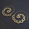 gemusterte Spiral Ohrringe mit Punkten aus Messing