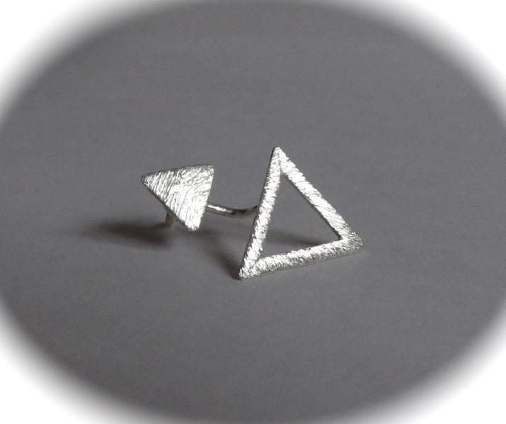 Ohrstecker mit Dreiecken aus Silber