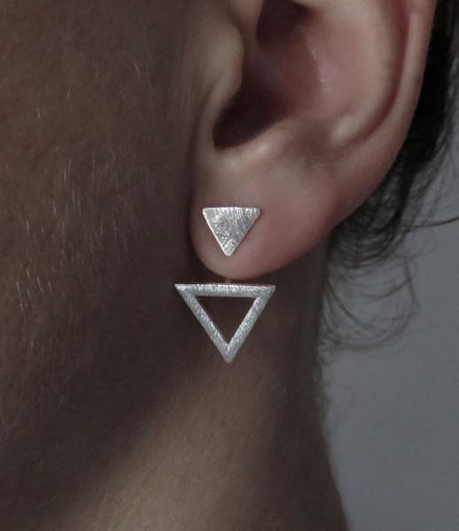 Ohrstecker mit Dreiecken aus Silber