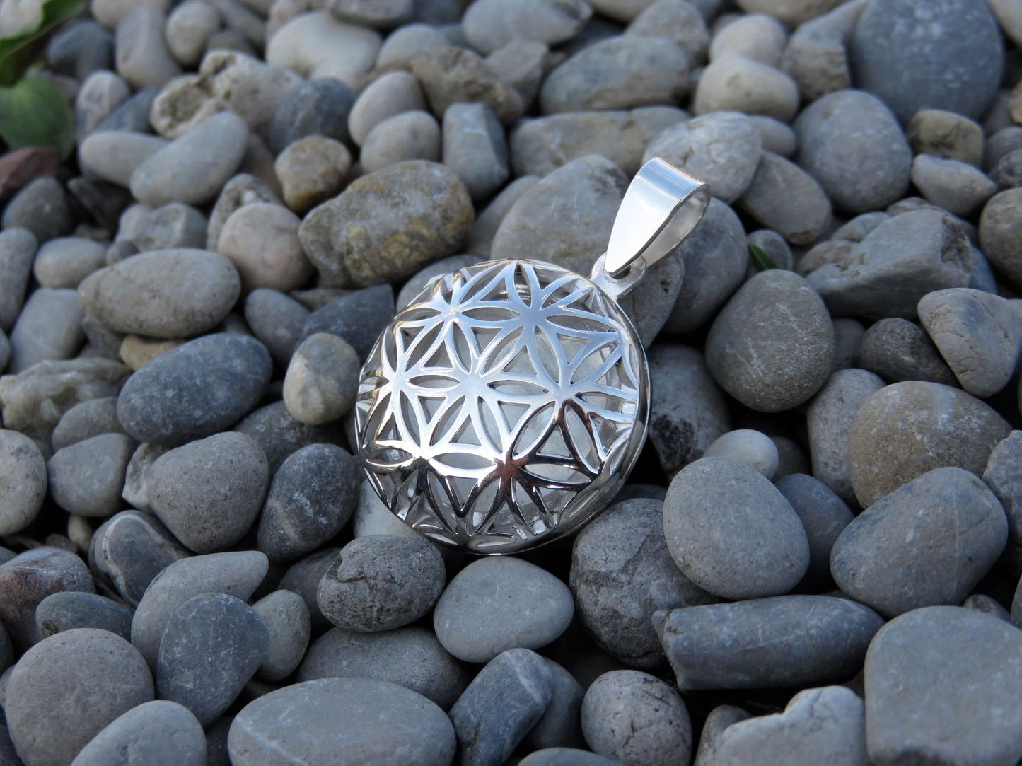 Medallion pendant flower of life made of silver 