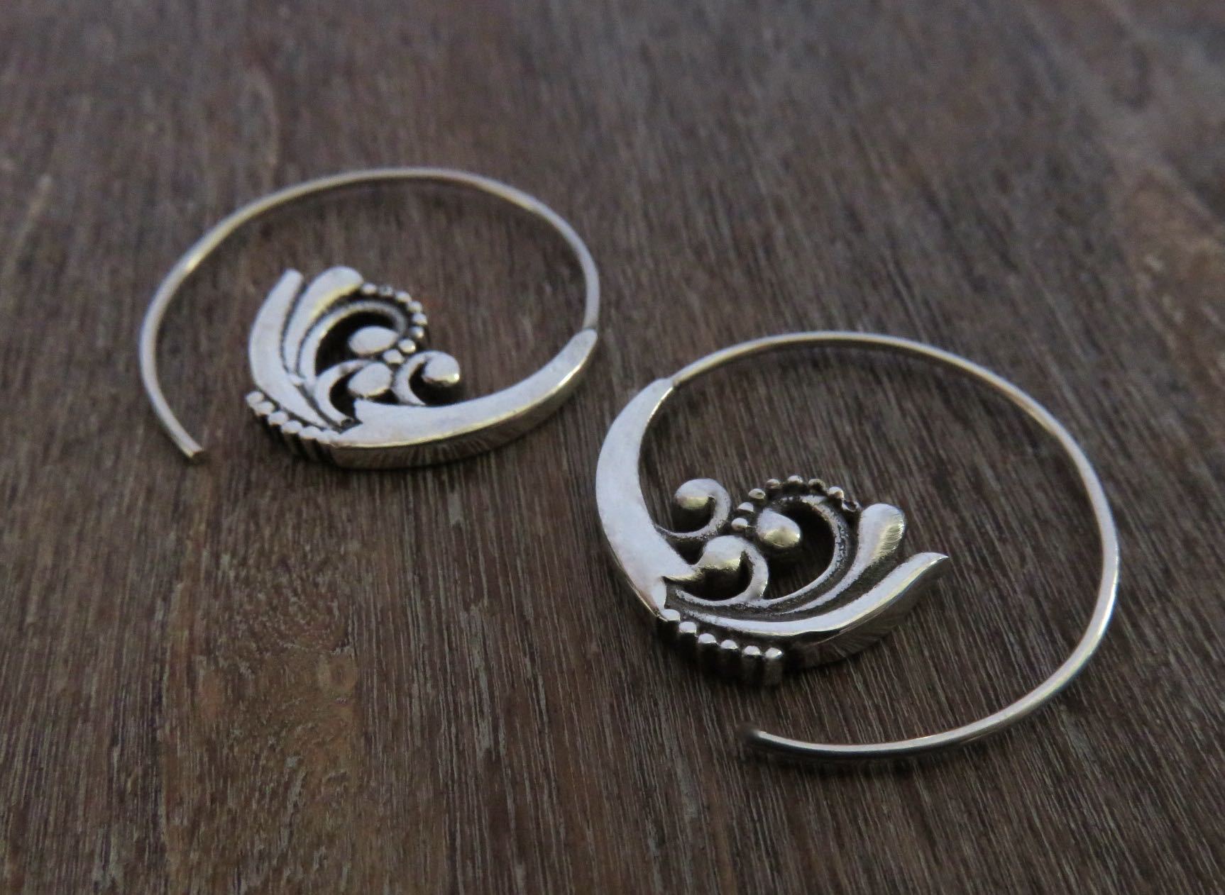 kleine verspielte Spiral Ohrringe aus Silber