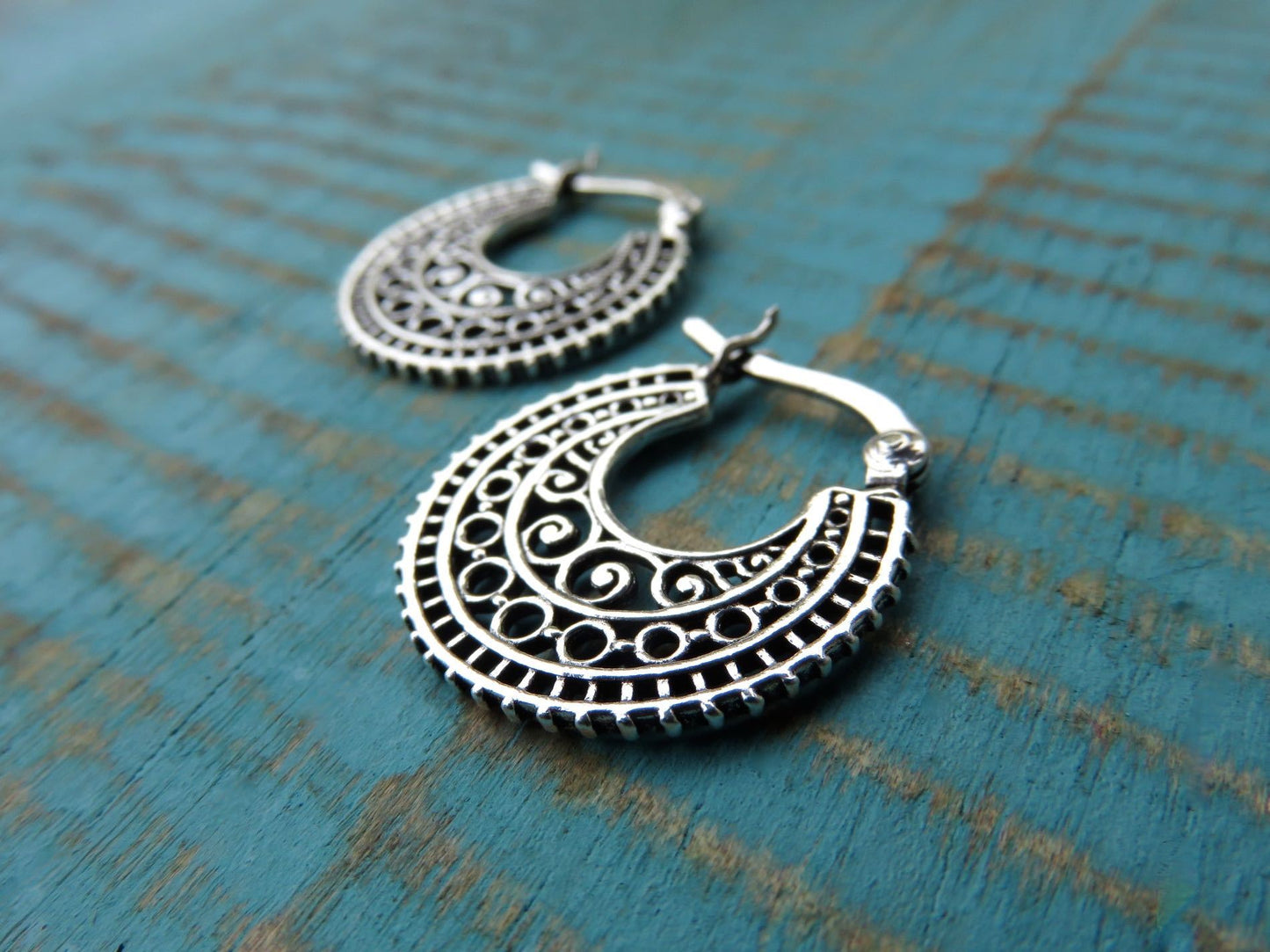 small filigree hoop earrings made of silver 