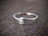 Ring mit kleiner Spirale aus Silber