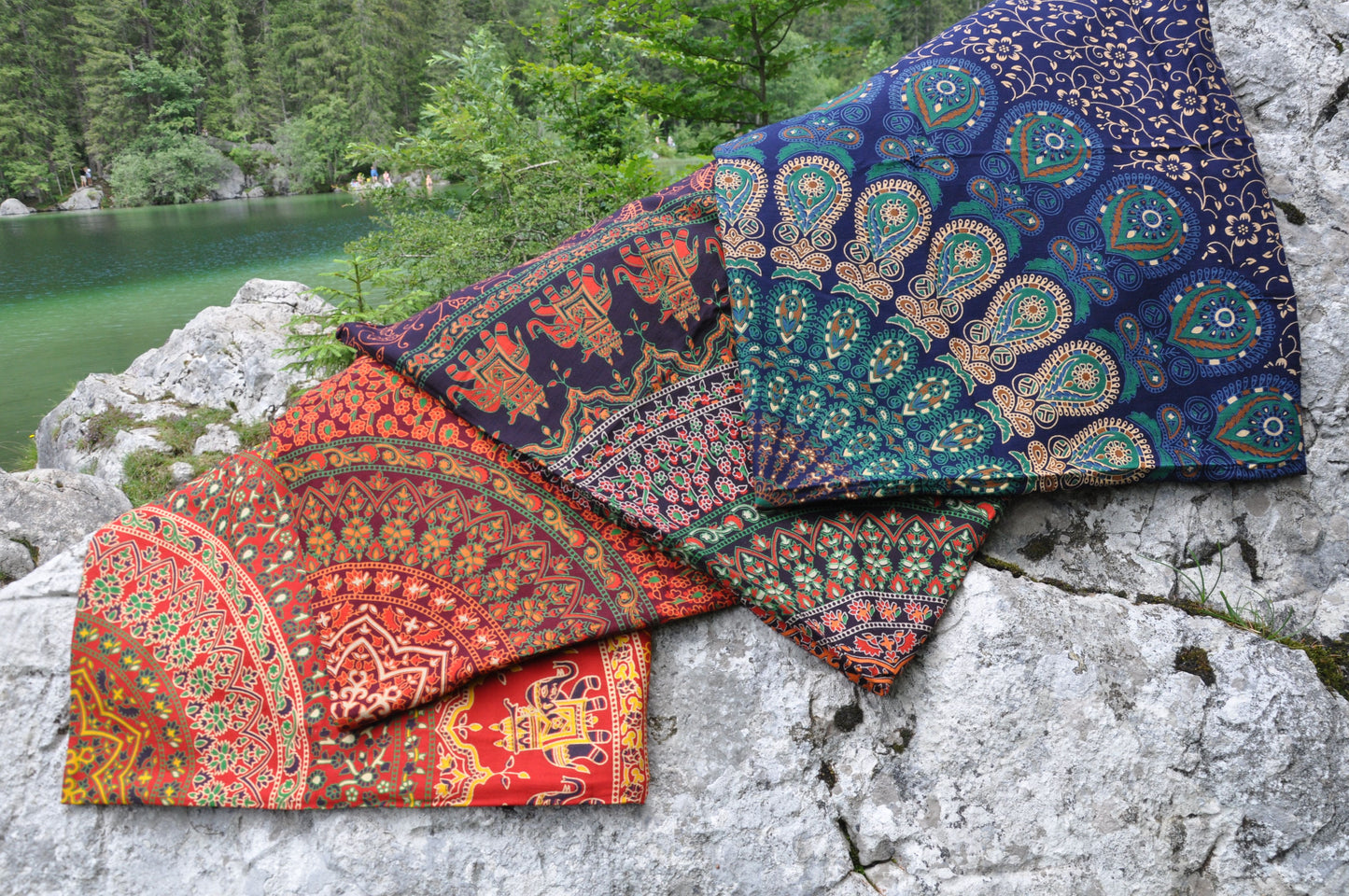 Sarong/ Badetuch mit Mandalamuster in weinrot