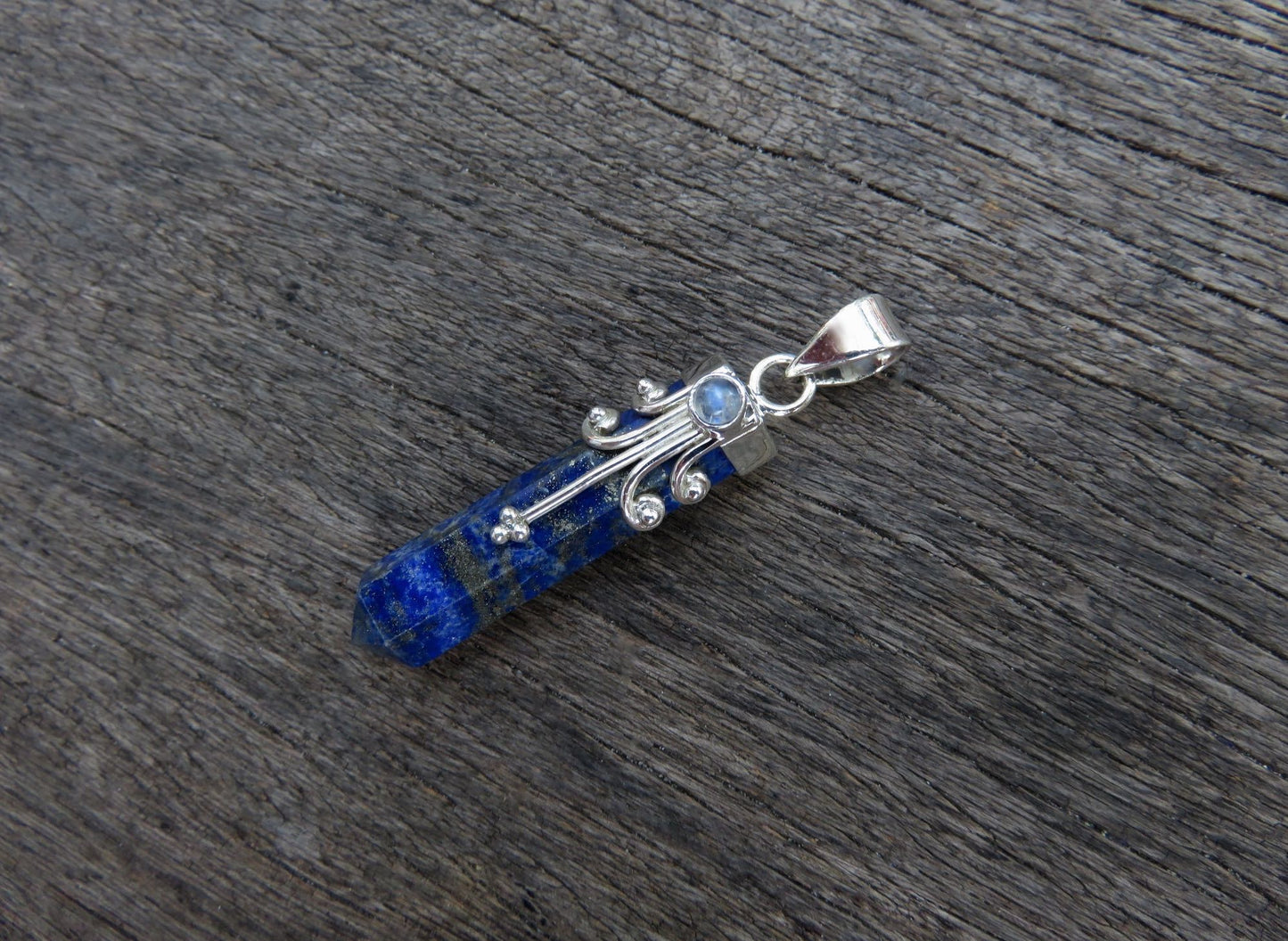 Crystal pendant lapis lazuli made of silver 
