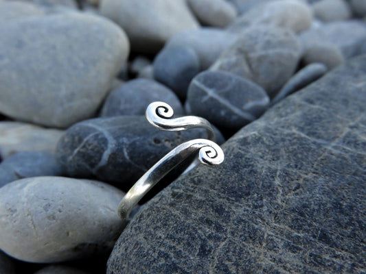 Toe ring with silver spirals 